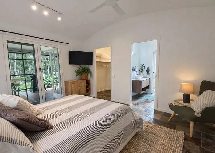 Private Rainforest Guesthouse In Doonan